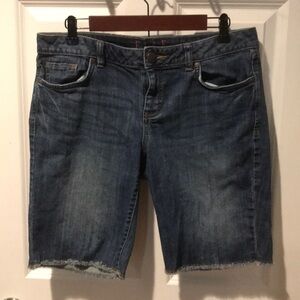 Elle EUC Denim cutoff Bermuda shorts